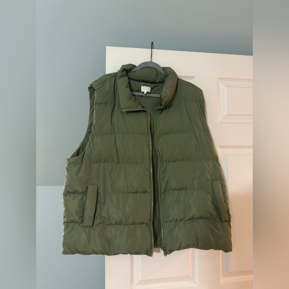 Entro Olive Green Puffer Vest